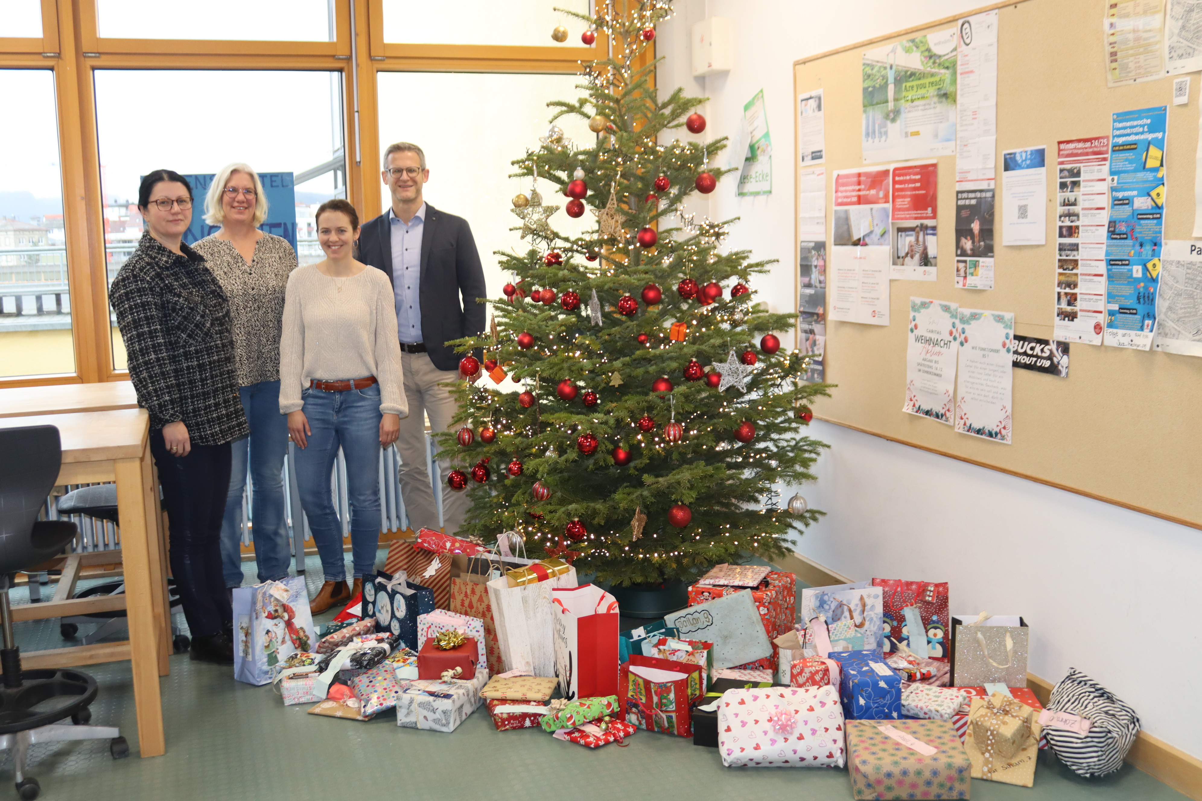 BSZ und Caritas beschenken geflüchtete Kinder